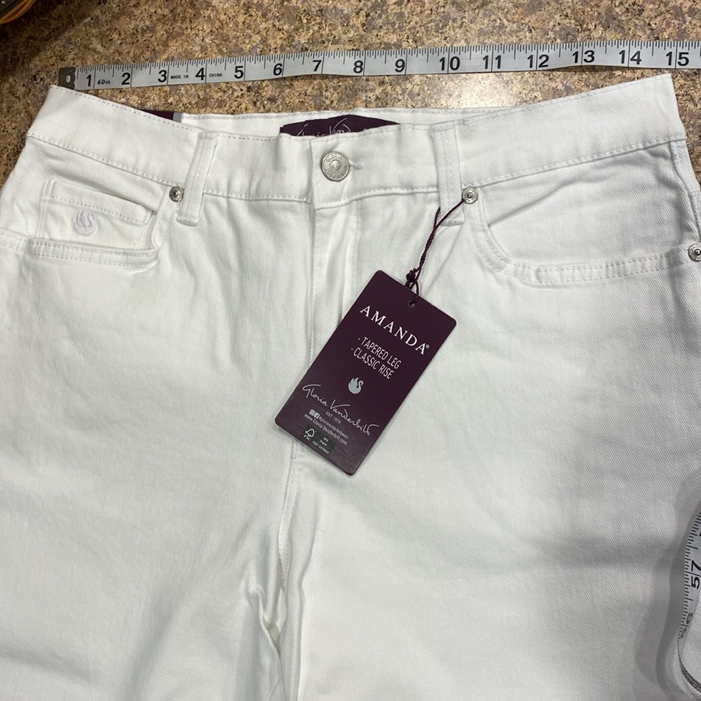 NWT Gloria Vanderbilt Amanda White Jeans 10 Short Classic Rise Tapered Leg - Picture 6 of 14